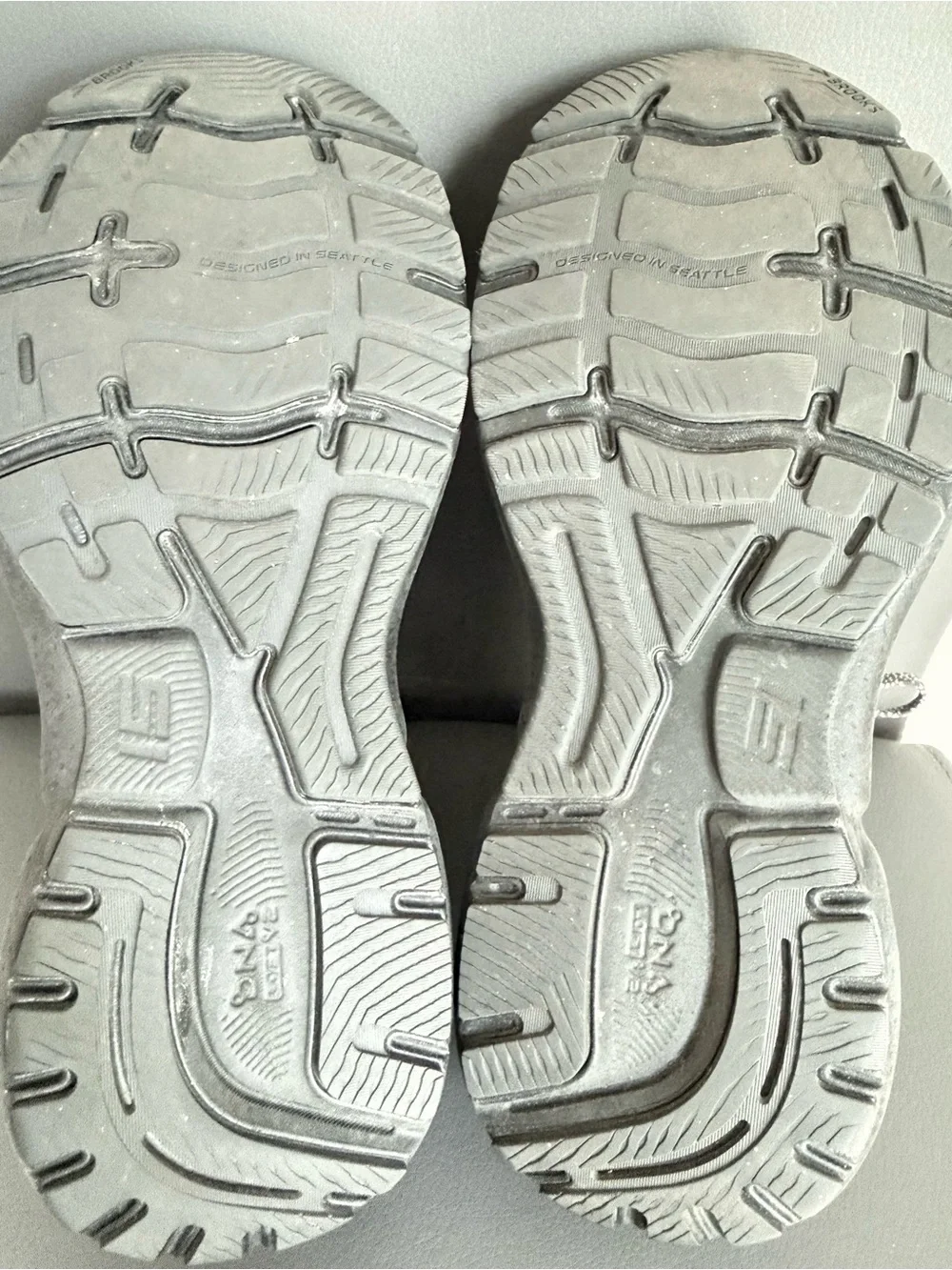 Brooks Women’s Ghost 15 Running Shoes Black/Oyster/Primer Size 9